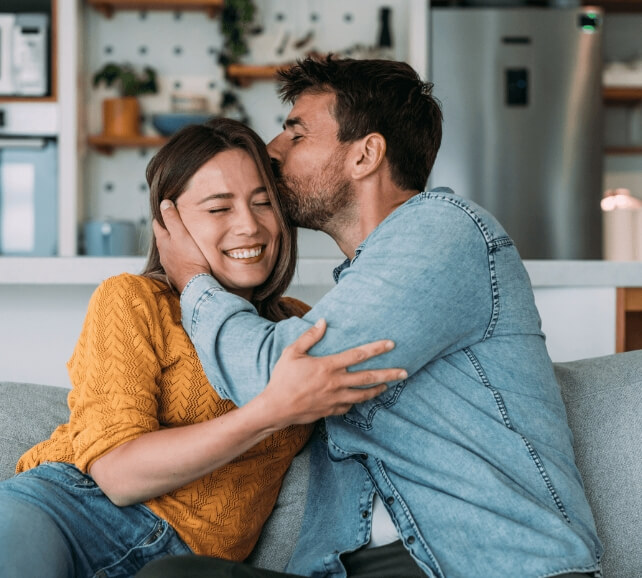 Person taking a quick 2-minute Relationship Evaluation Quiz to determine the best Love Recon program